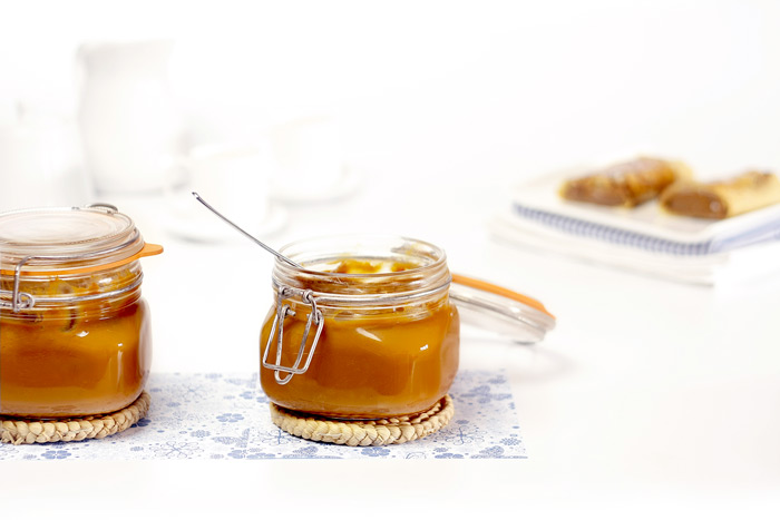 Cómo hacer dulce de leche fácil en Crock Pot o slow cooker. Receta paso a paso.