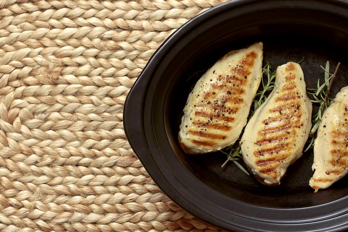 Pechugas de pollo rellenas de lacón. Receta para Crock Pot