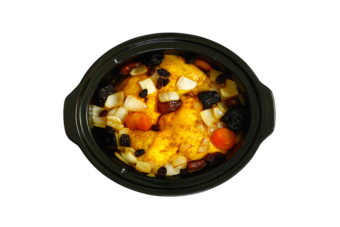 Pollo con orejones, ciruelas y dátiles. Receta para crock pot